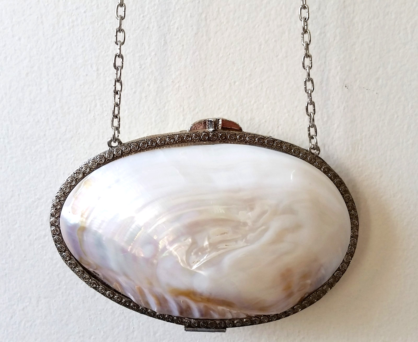 Vtg Mother of Pearl Clutch Bag Shell Pouch Shoulder Chain Hasp White Lady Mom 8″