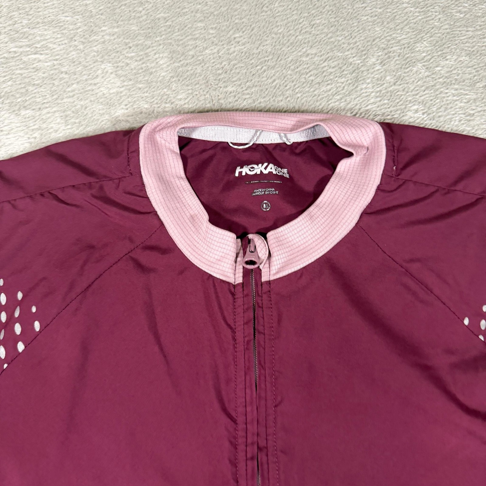 Hoka One Wind Shell Jacket Womens Medium Purple 1/2 Zip Lightweight Reflective