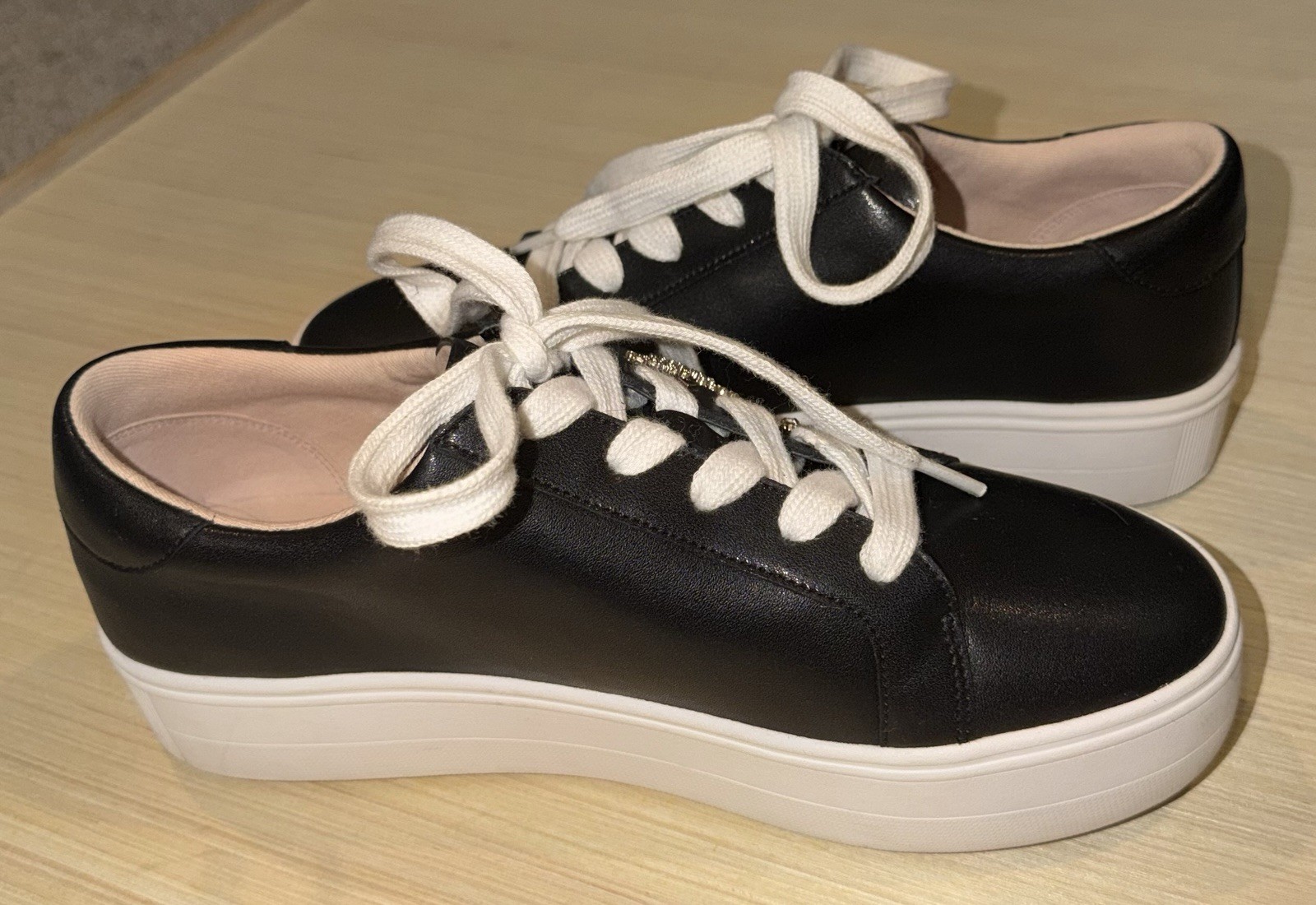 Kate Spade Selena Pearl Rhinestone Lace Up Sneakers Black Leather Women’s 9.5