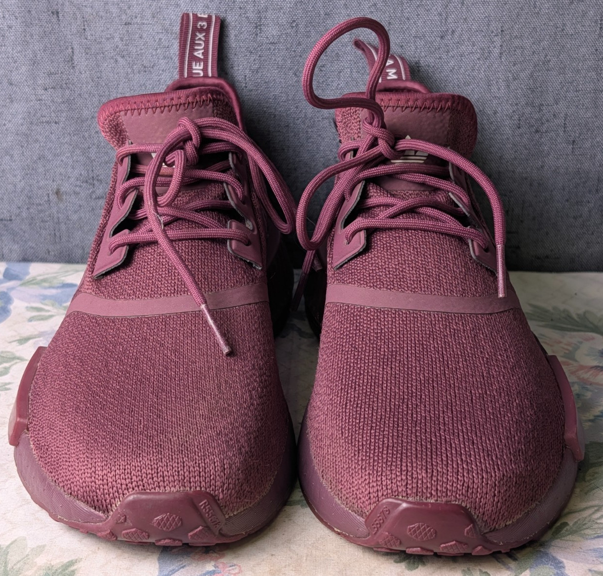 adidas NMD R1 Maroon Burgundy Boost Men’s 9.5 Shoes Running Gym Sneakers GX8384