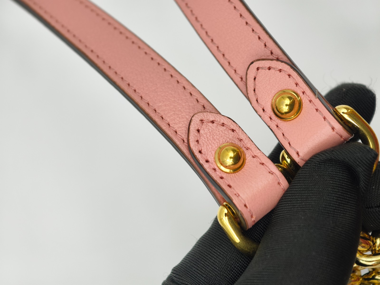 Authentic Gucci GG Marmont Medium 26cm Red Leather Pink Piping Torchon GG Should