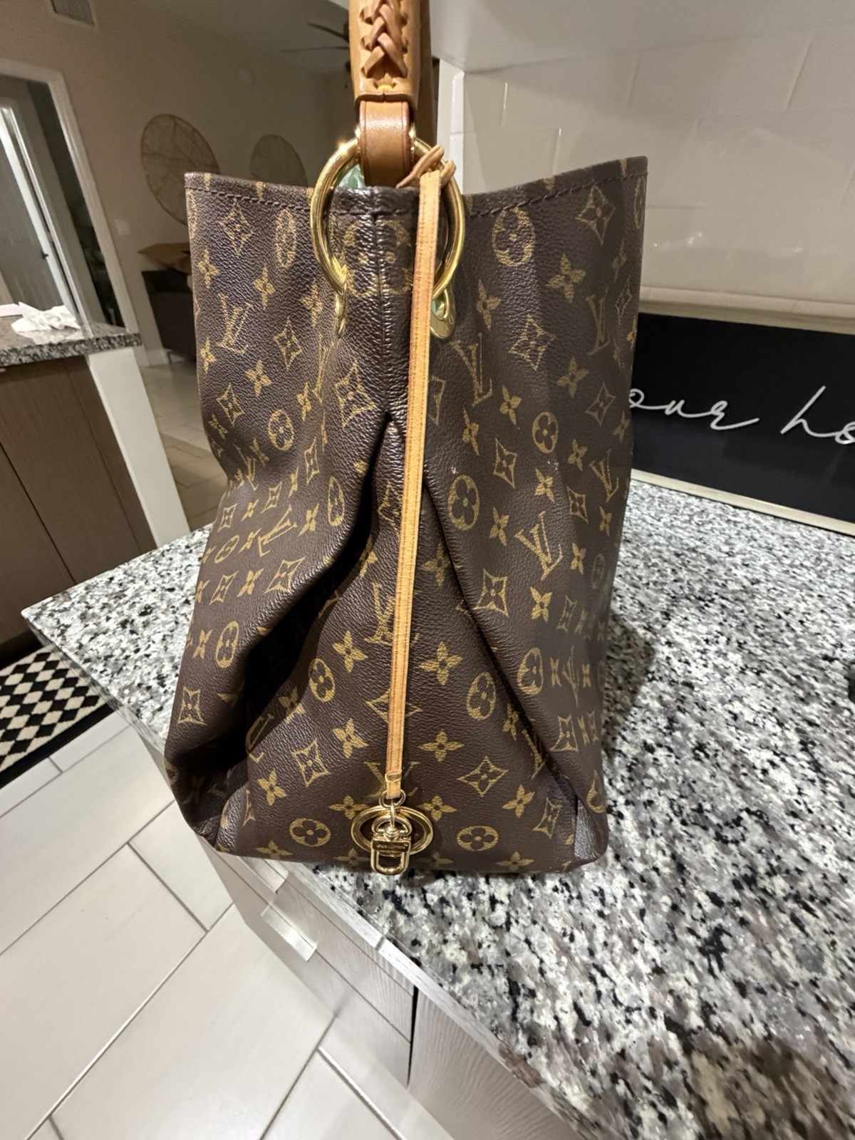 Louis Vuitton Artsy MM Monogram Canvas Leather Tote Shoulder Bag Purse Handbag