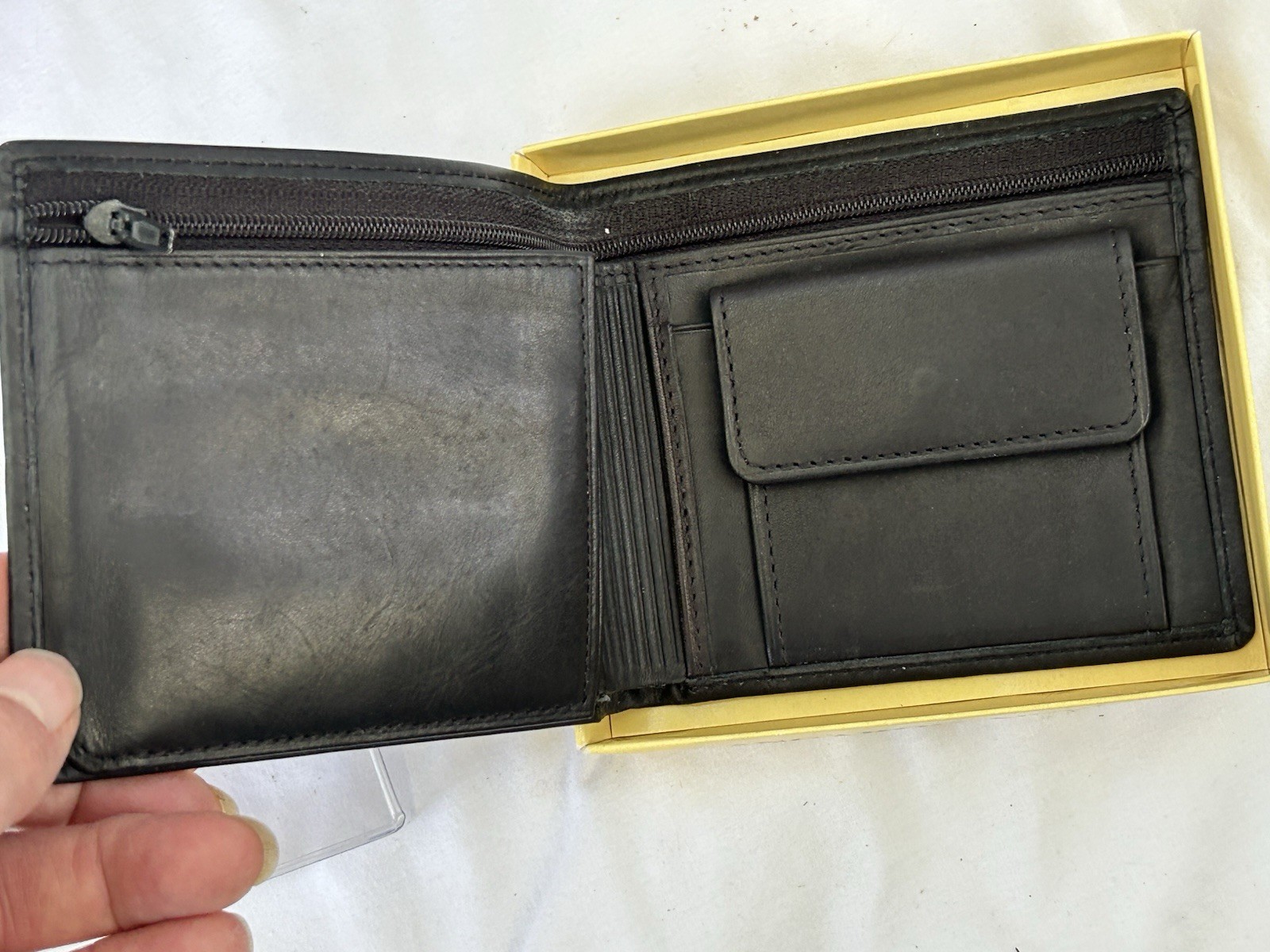 Genuine Kangaroo Brand Australia Bifold Black Leather Wallet in Box