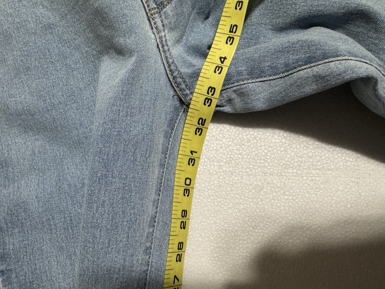 Levi’s Women’s 314 Shaping Straight Size 6 28/32 Mid Rise Light Wash NWT