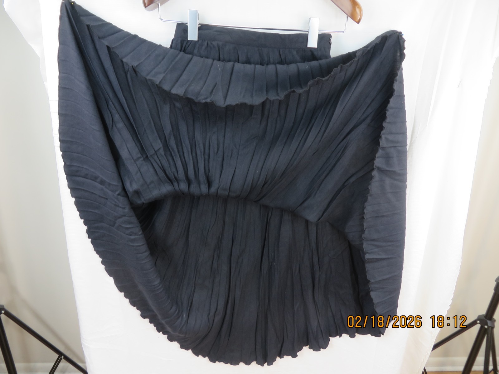 TWEEDS SZ 10 Rayon/Wool Charcoal Crinkled-Crushed Woven Fabric Wide Long Skirt