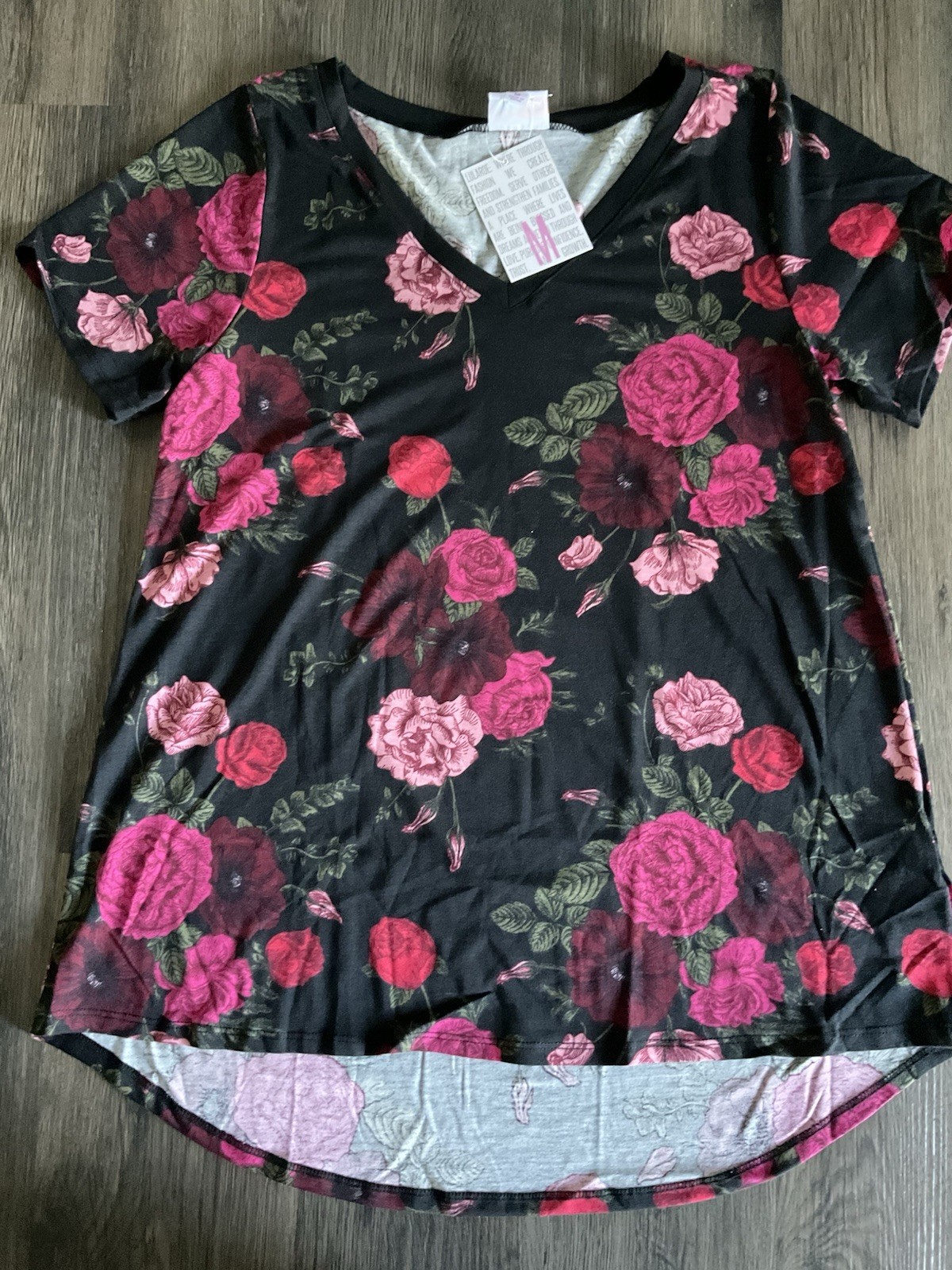 NWT LuLaRoe Medium Christy T – V-Neck – As Pictured