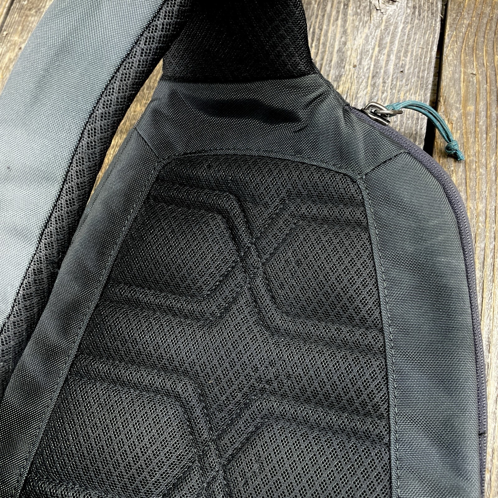 Patagonia Atom 8L Sling Crossbody Bag Backpack Travel Purse TEAL GRAY 48261 VGC