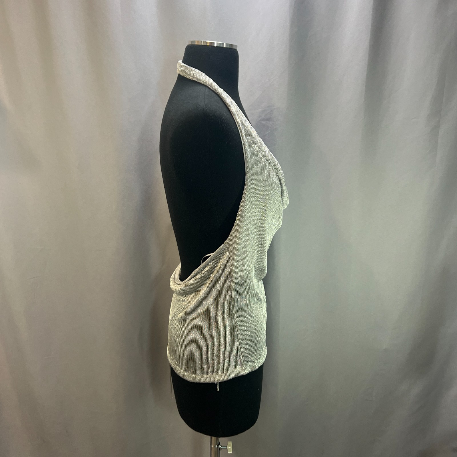 Urban Outfitters Thea Chainmail Mesh Halter Top Womens Large Silver Cowl Neck