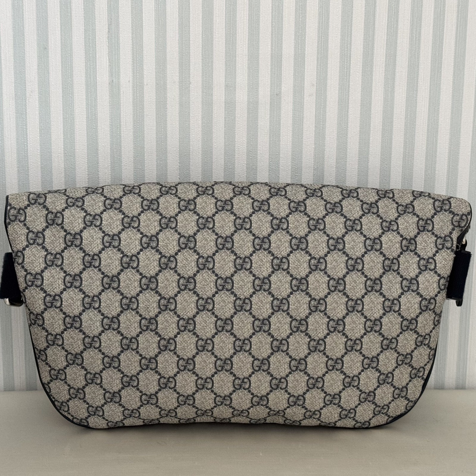 GUCCI GG Supreme 211110 Body Bag Beige Navy Leather Waist Belt Pouch Men’s Italy