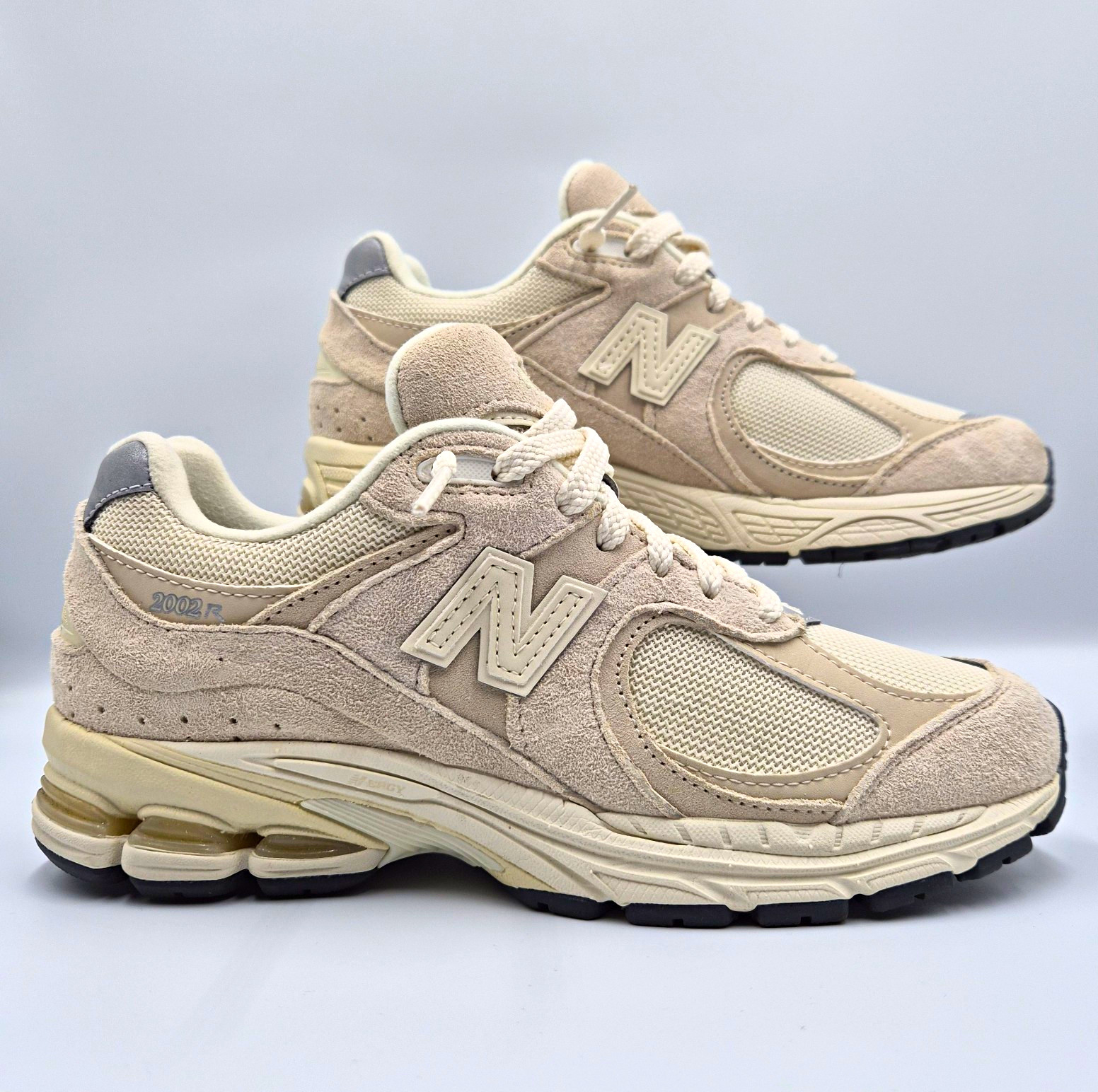New Balance 2002R Calm Taupe Beige M2002RCC Women 6.5/ Mens 5 With Box