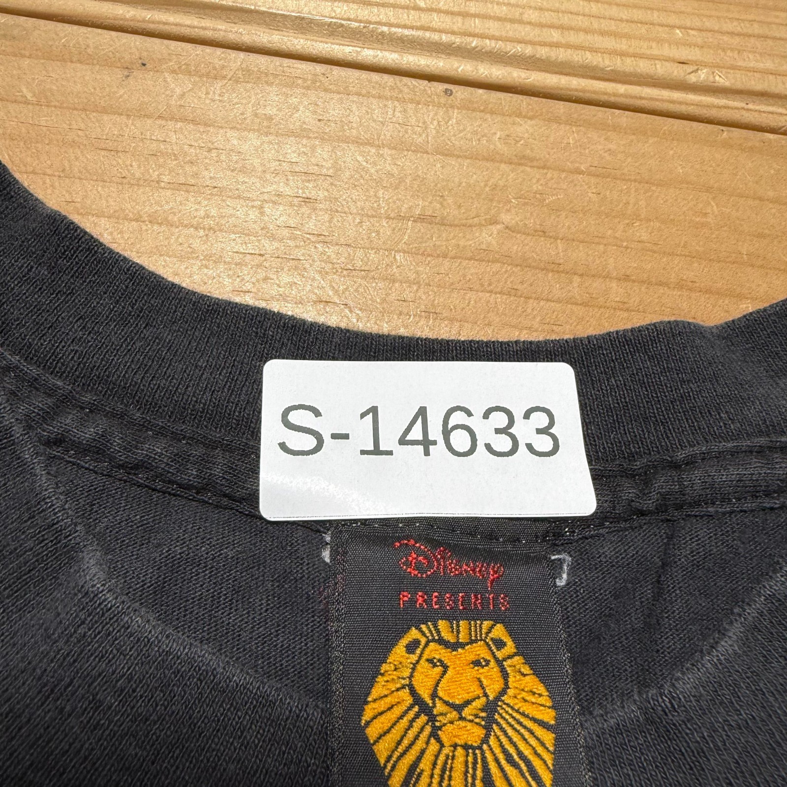 Vintage 90s Disney The Lion King Broadway Musical London Graphic T-Shirt – Large