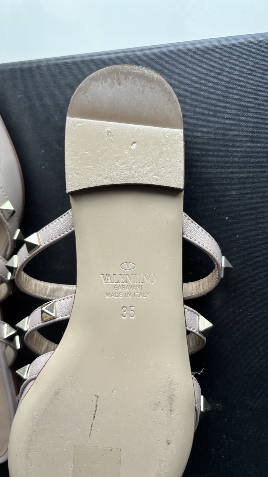 Excellent Condition Valentino Garavani Rockstud Mule In Size 35 Nude Beige