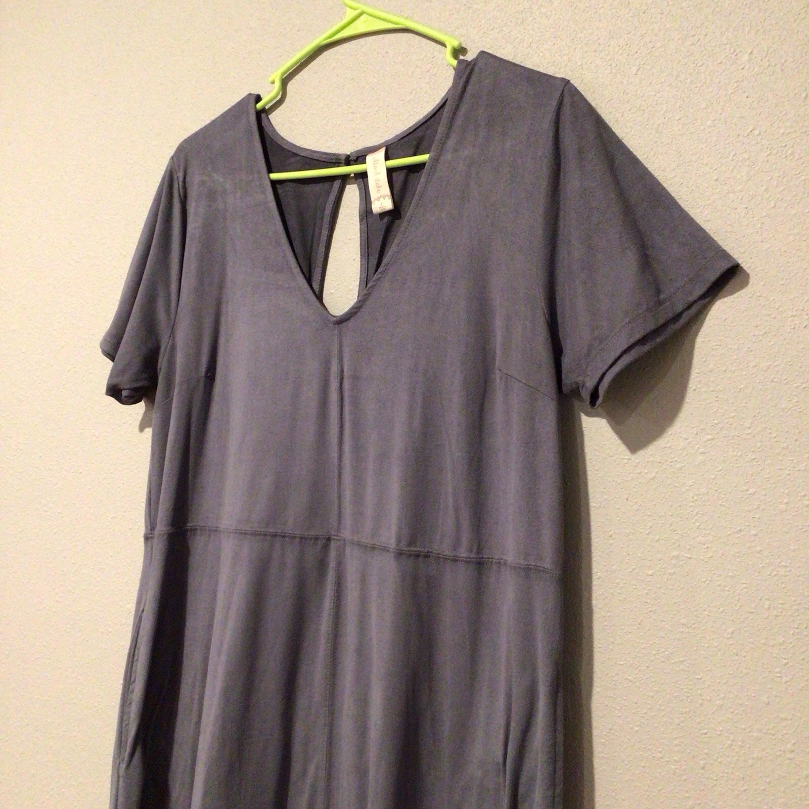 Altar’d State Blue Solid V-Neck Velour T-Shirt Dress Short Sleeve Pockets Knee L