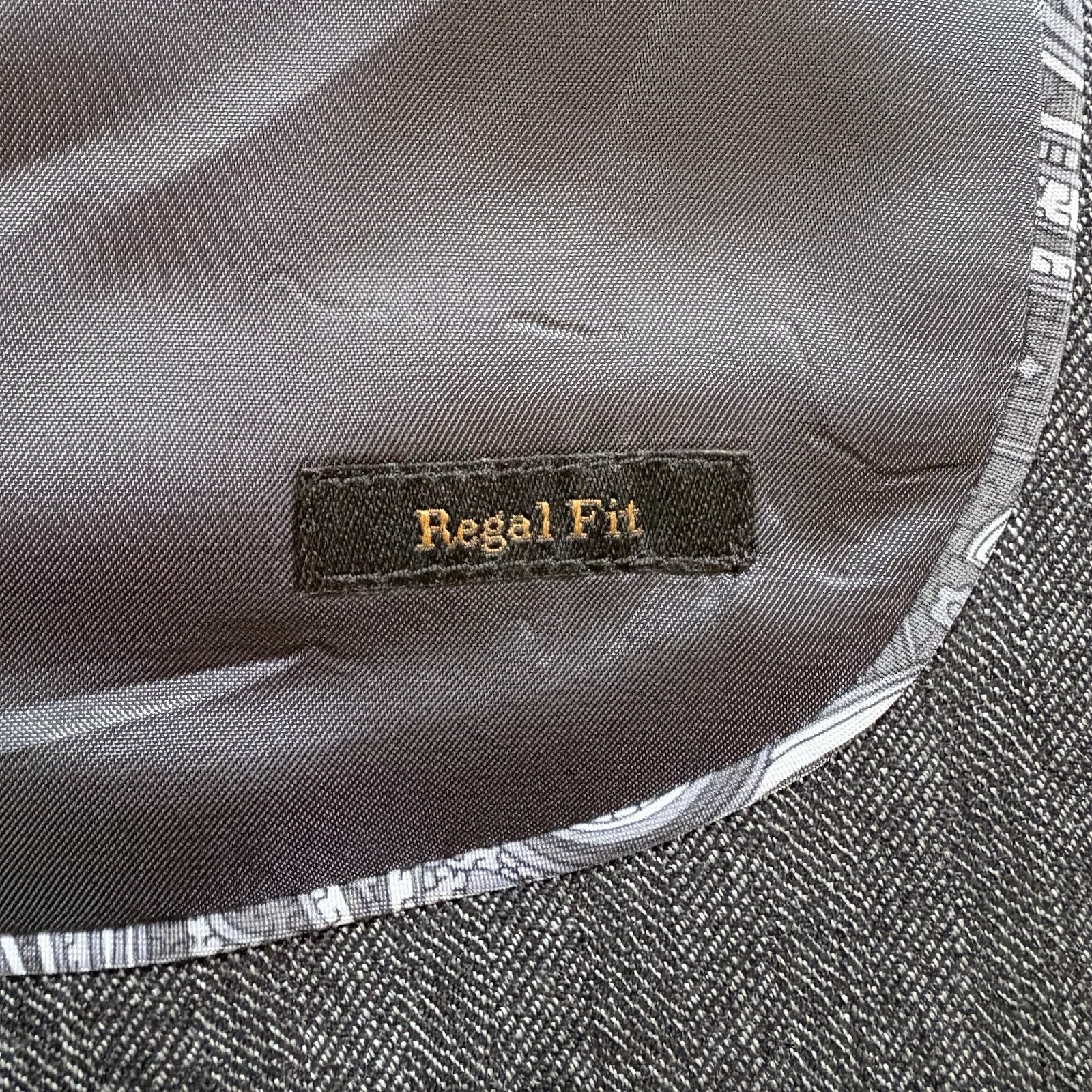 Jos A Bank Reserve Blazer Silk Wool Blend Herringbone Gray 48 Short Regal Fit