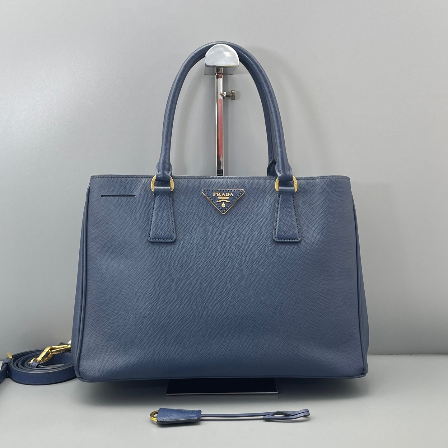 AUTH PRADA Galleria Medium Blue Saffiano Leather Tote Handbag