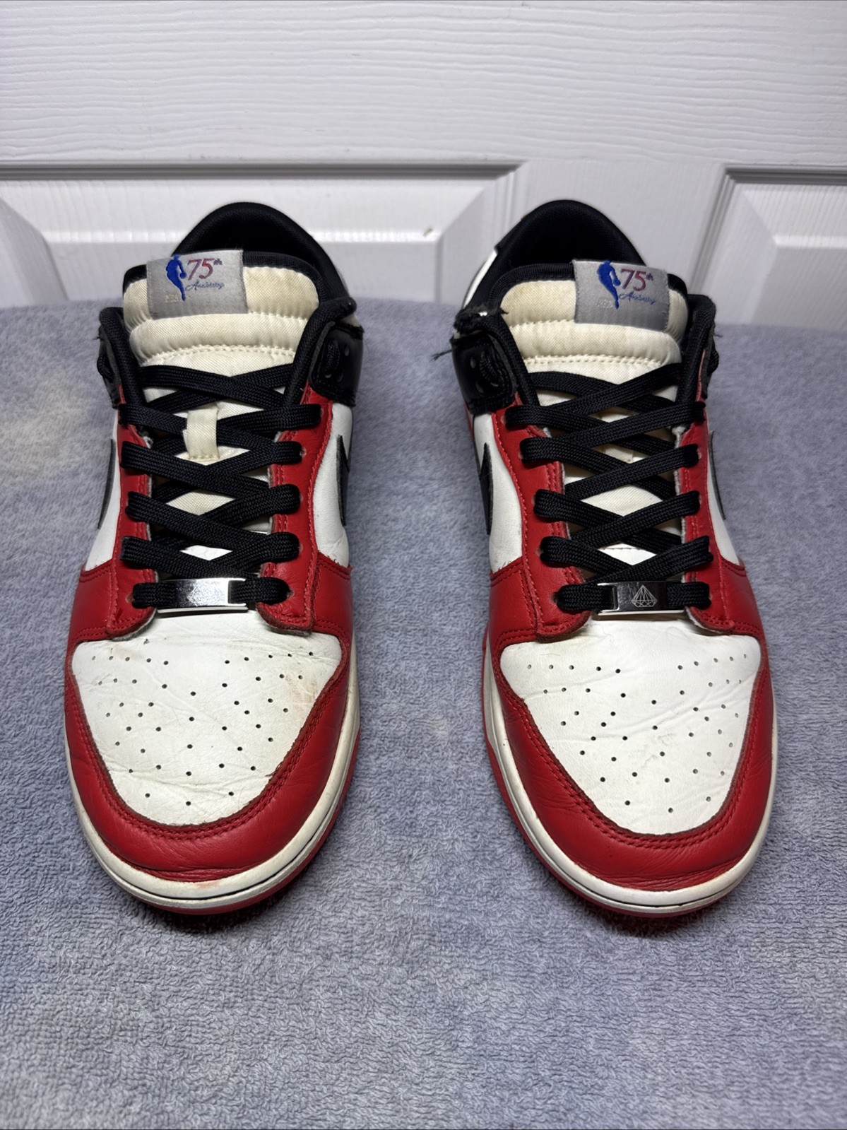 Nike Dunk Low EMB NBA 75th Anniversary Chicago DD3363-100 Size 9.5 Men’s