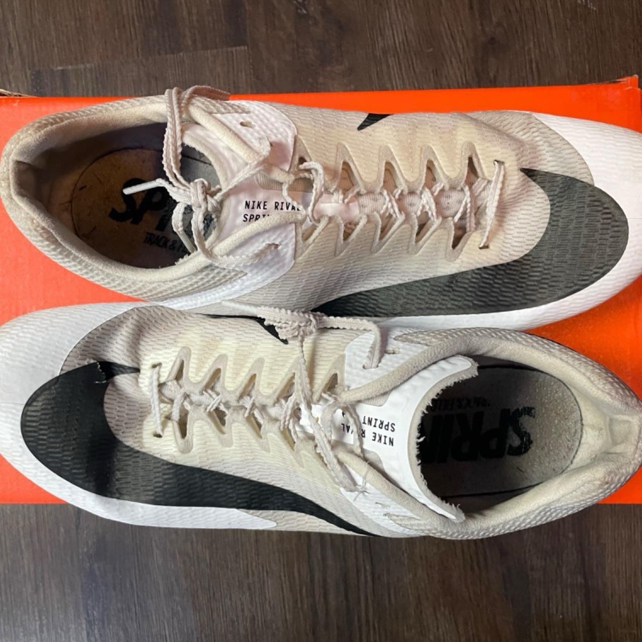 Nike Zoom Rival Sprint Men’s Low Top Track & Field Lace-Up Metal Spikes Beige