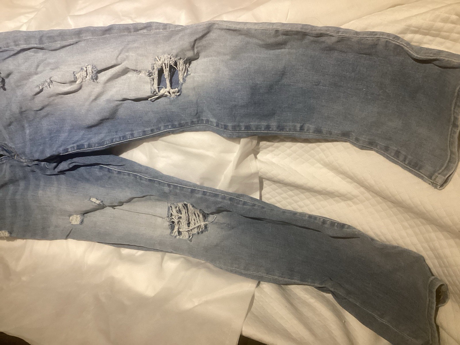 American Eagle Men’s Next Level Air Flex Slim US 33×32–Light Blue -Distressed