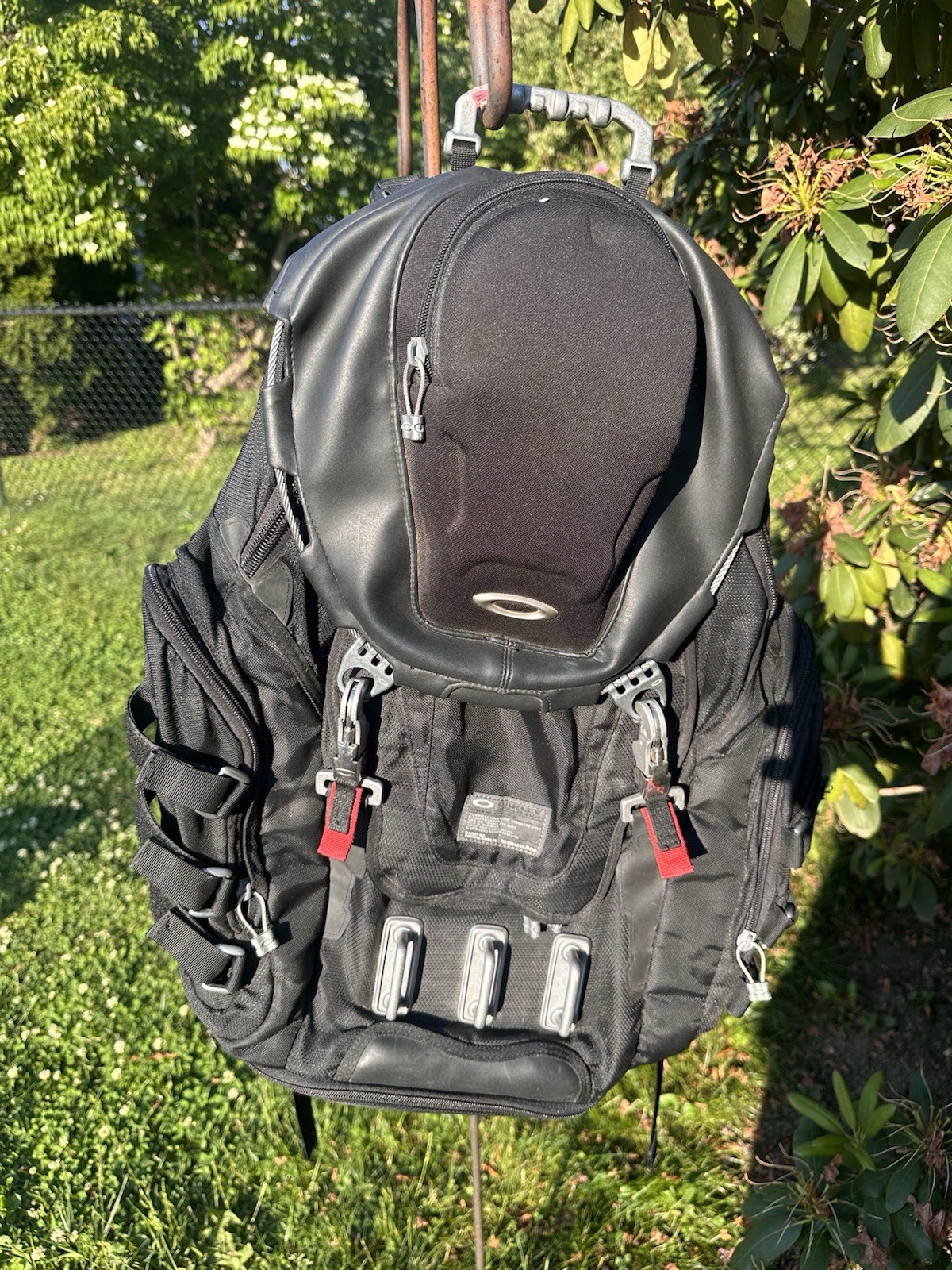 oakley kitchen sink backpack 34l