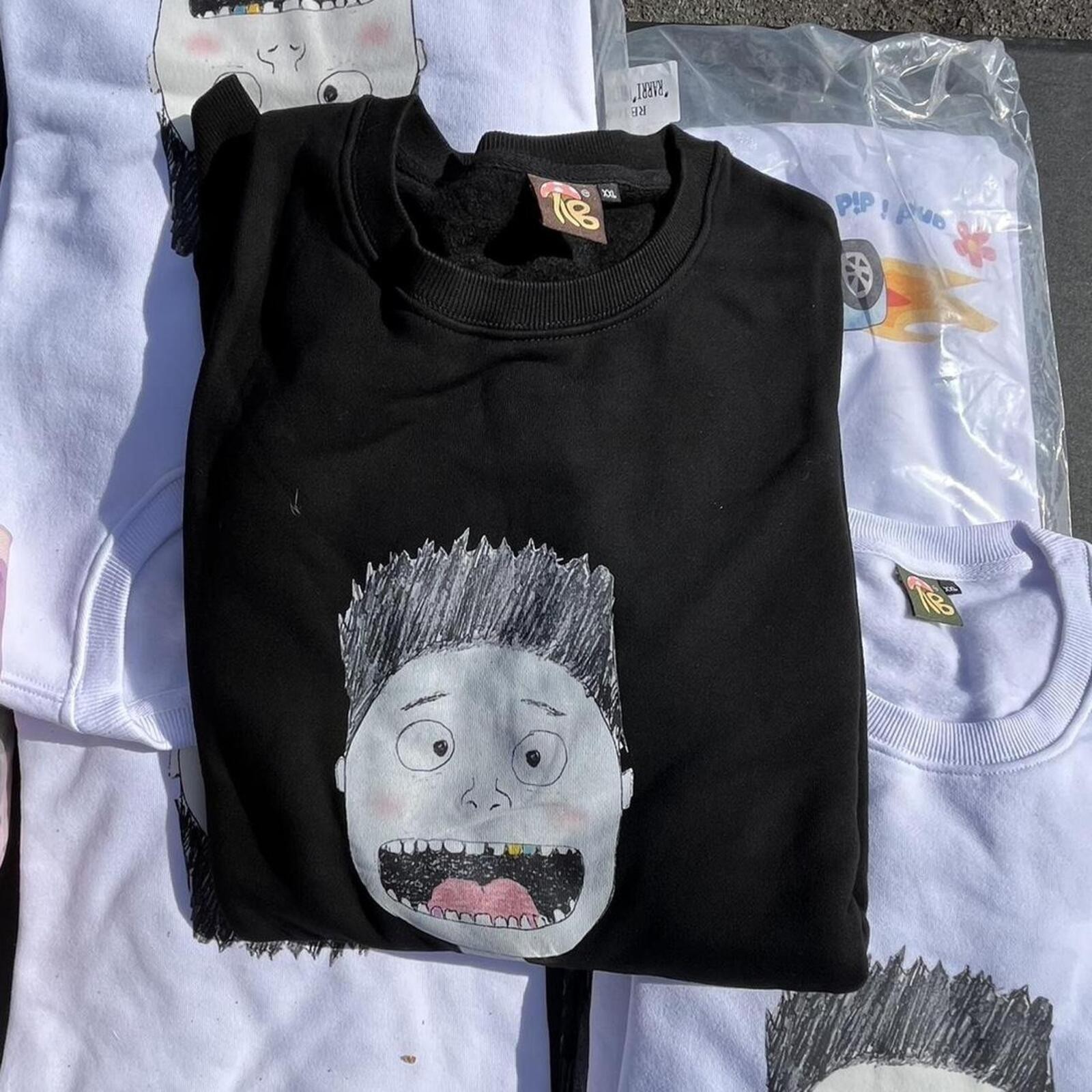 Black crewneck K pop sweatshirt with a unique design #streetwear