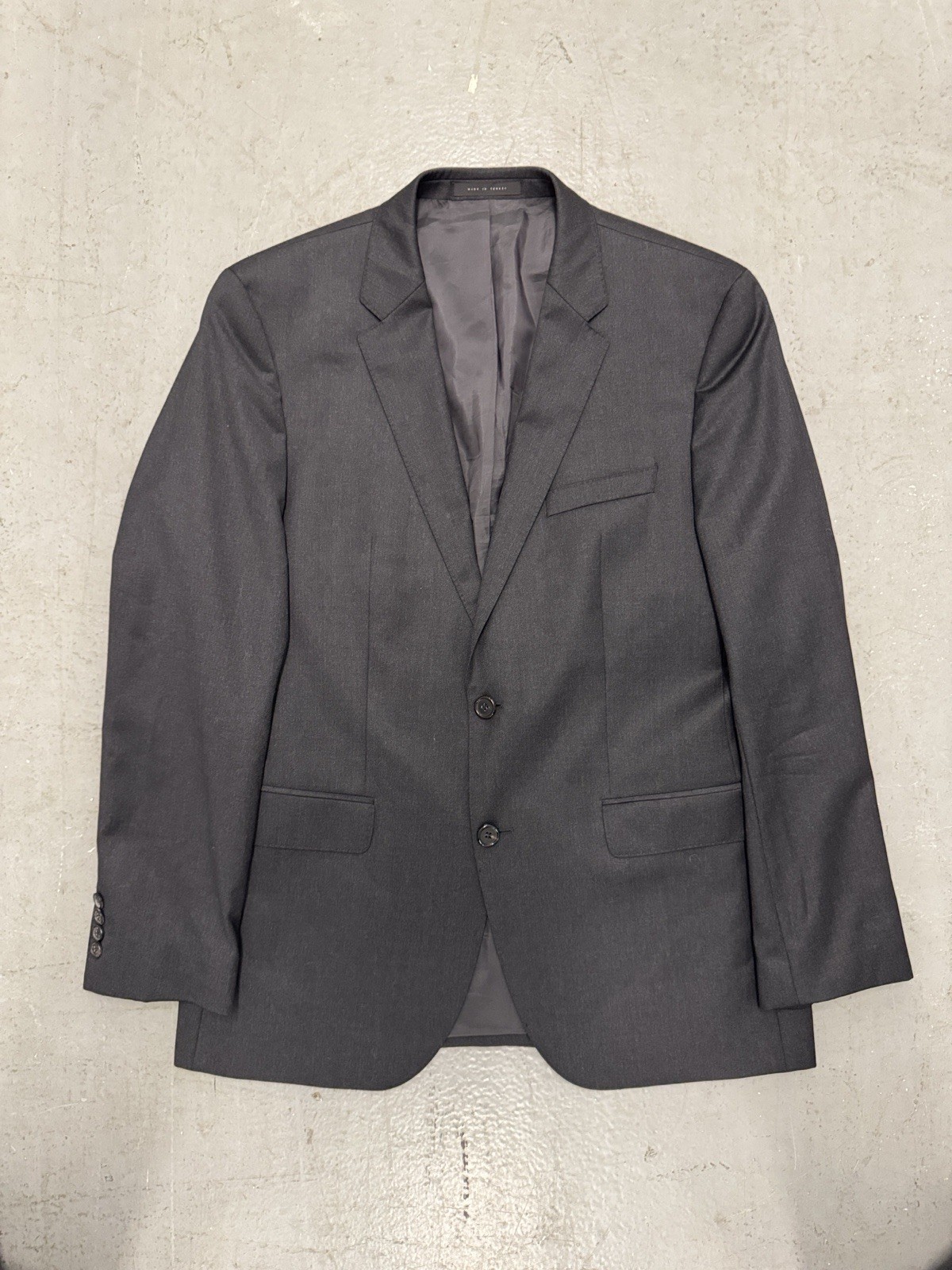 BOSS Hugo Boss Super 100 Men’s Charcoal Gray Two-Button Suit Jacket 40R