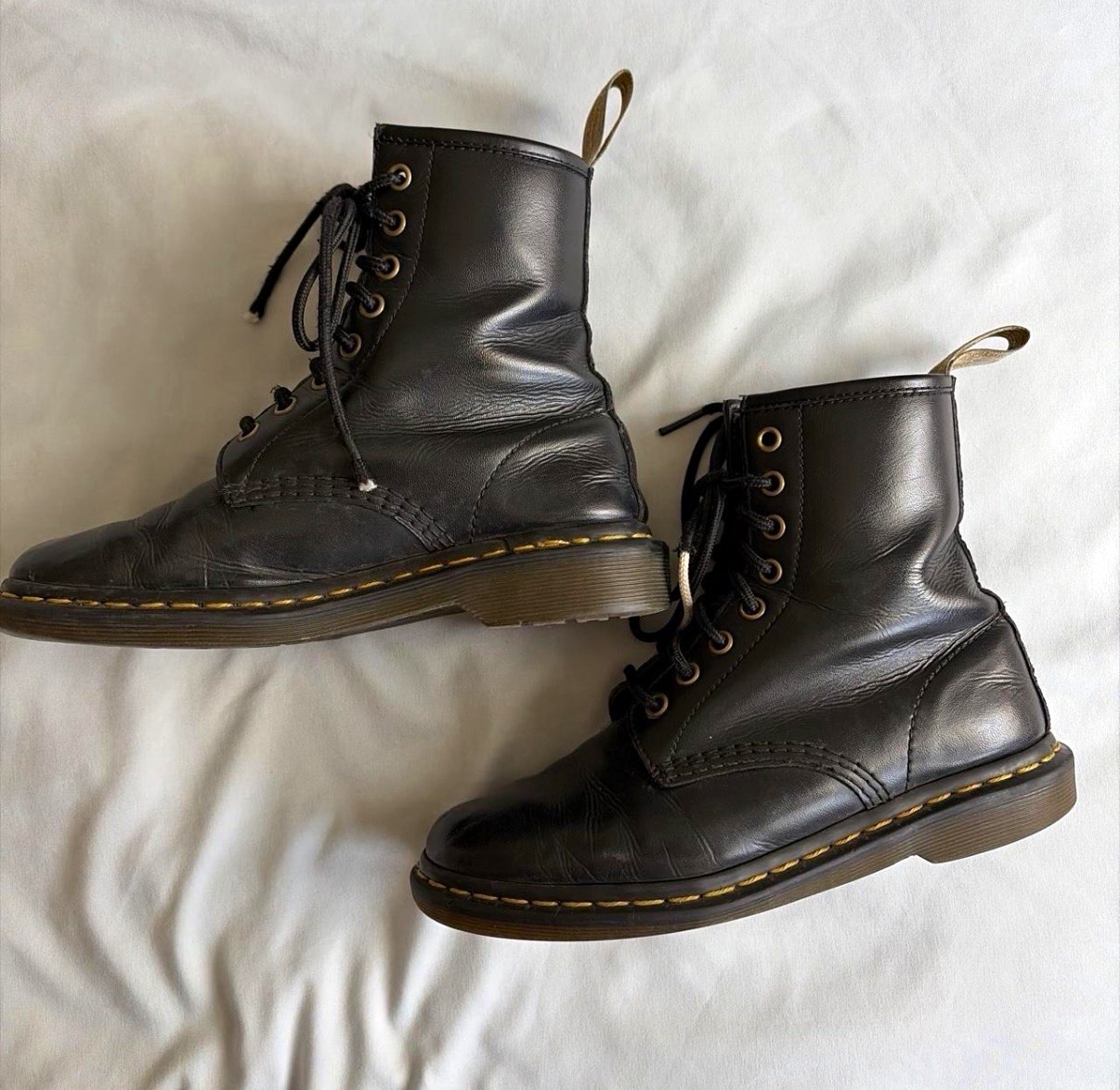Dr. Martens Black Leather Lace-Up Combat Ankle Boots Comfort Rubber Sole US 7