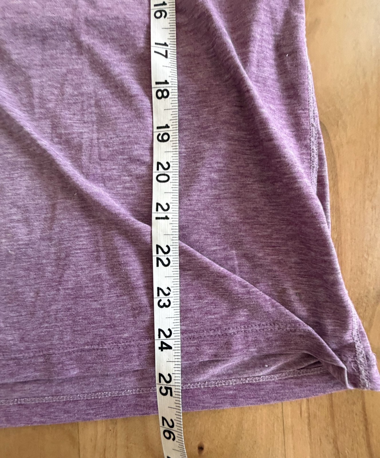GapFit Breathe V-Neck Short Sleeve Tee in Chic Plum Med