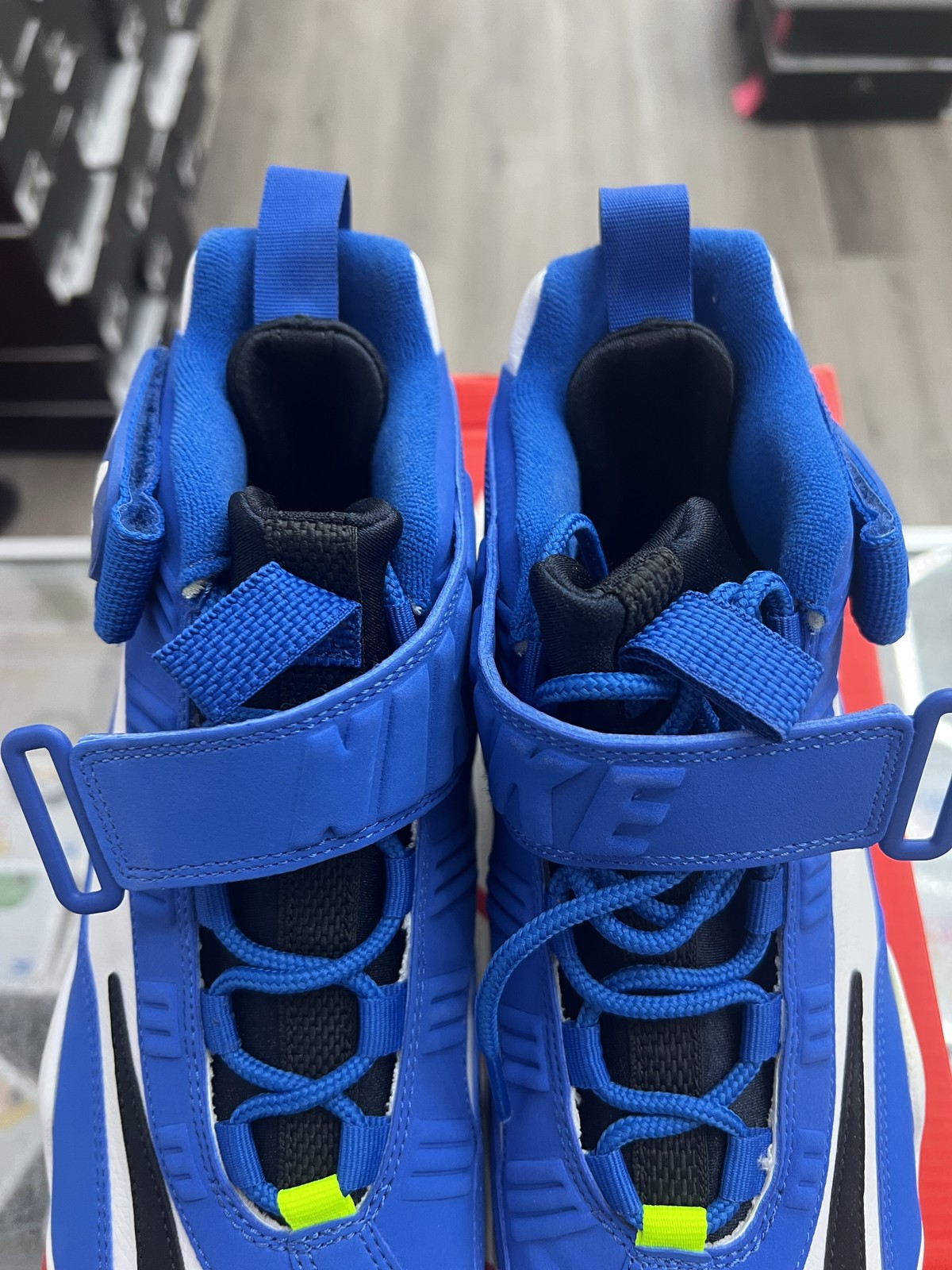 Size 9.5 – Nike Air Griffey Max 1 Varsity Royal DJ5161-400 Damaged Box