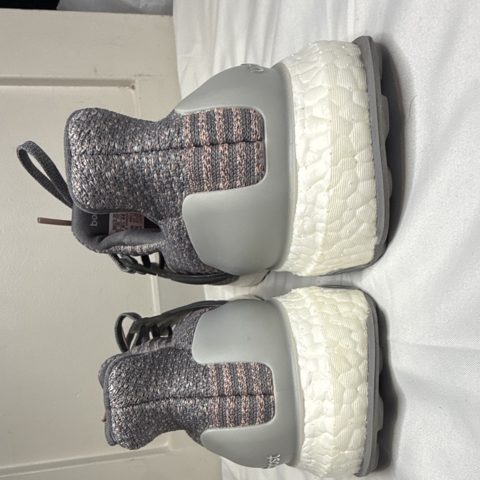 adidas UltraBoost Men’s Gray/Pink Low Top Lace-Up Sneakers Casual Athletic