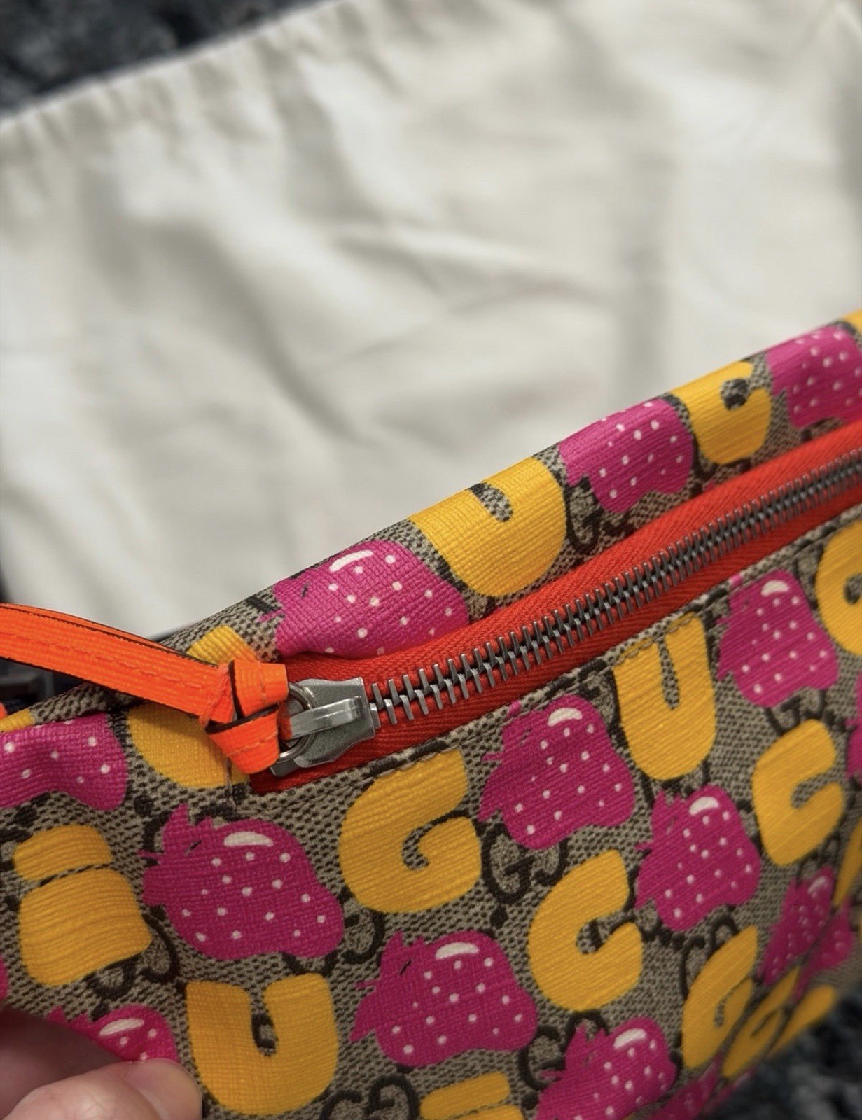 New!! Gucci Children’s Strawberry Print GG Supreme Canvas Bag