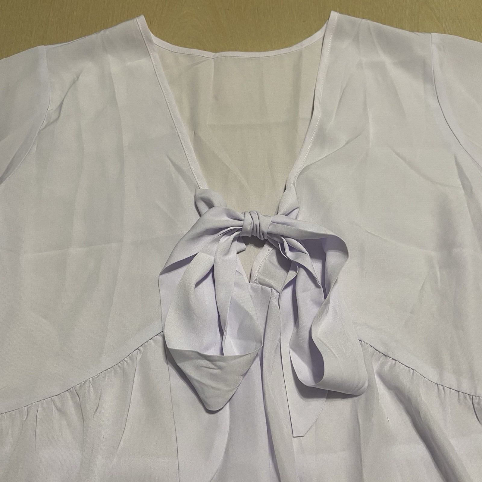 LYANER Women’s Size Medium Ruffle Short Sleeve V-neck Front Tie Blouse in Purple