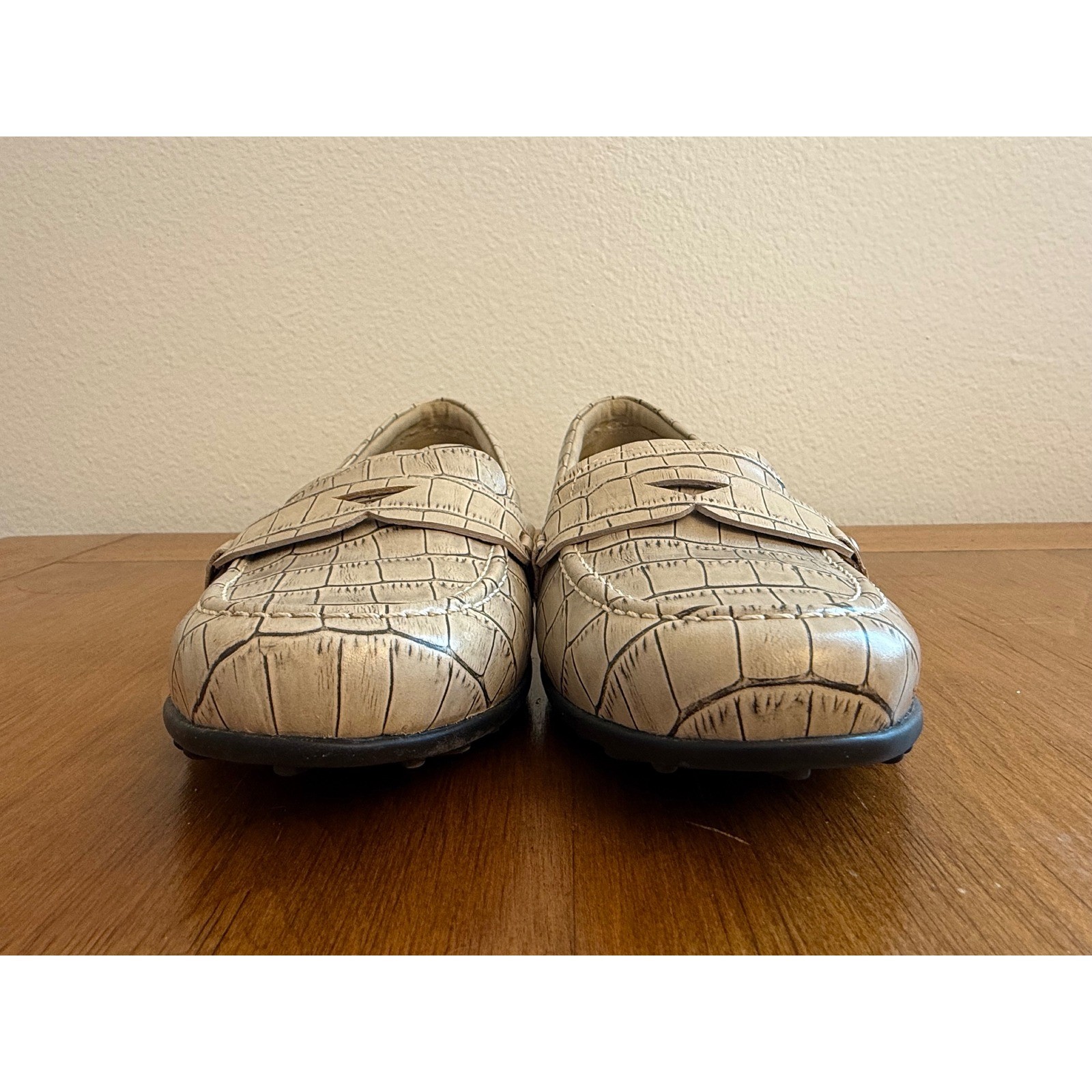 Rockport Total Motion Croc Embossed Leather Penny Driving Loafers Cream Womens