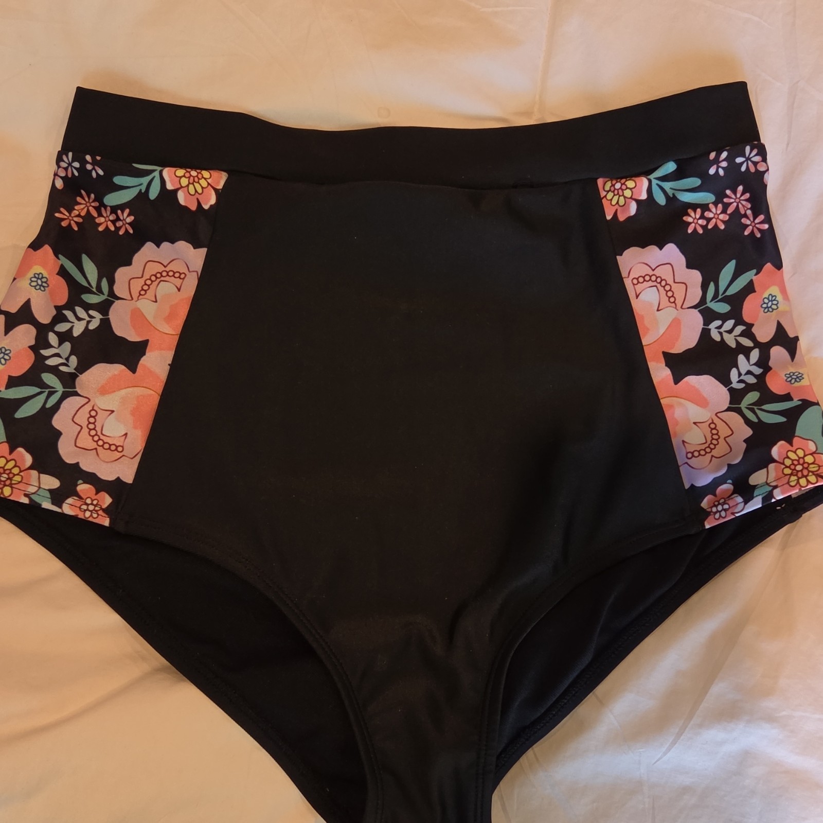 Women’s High-Waisted Floral Bikini Swim Bottom, Black/Multicolor, M D
