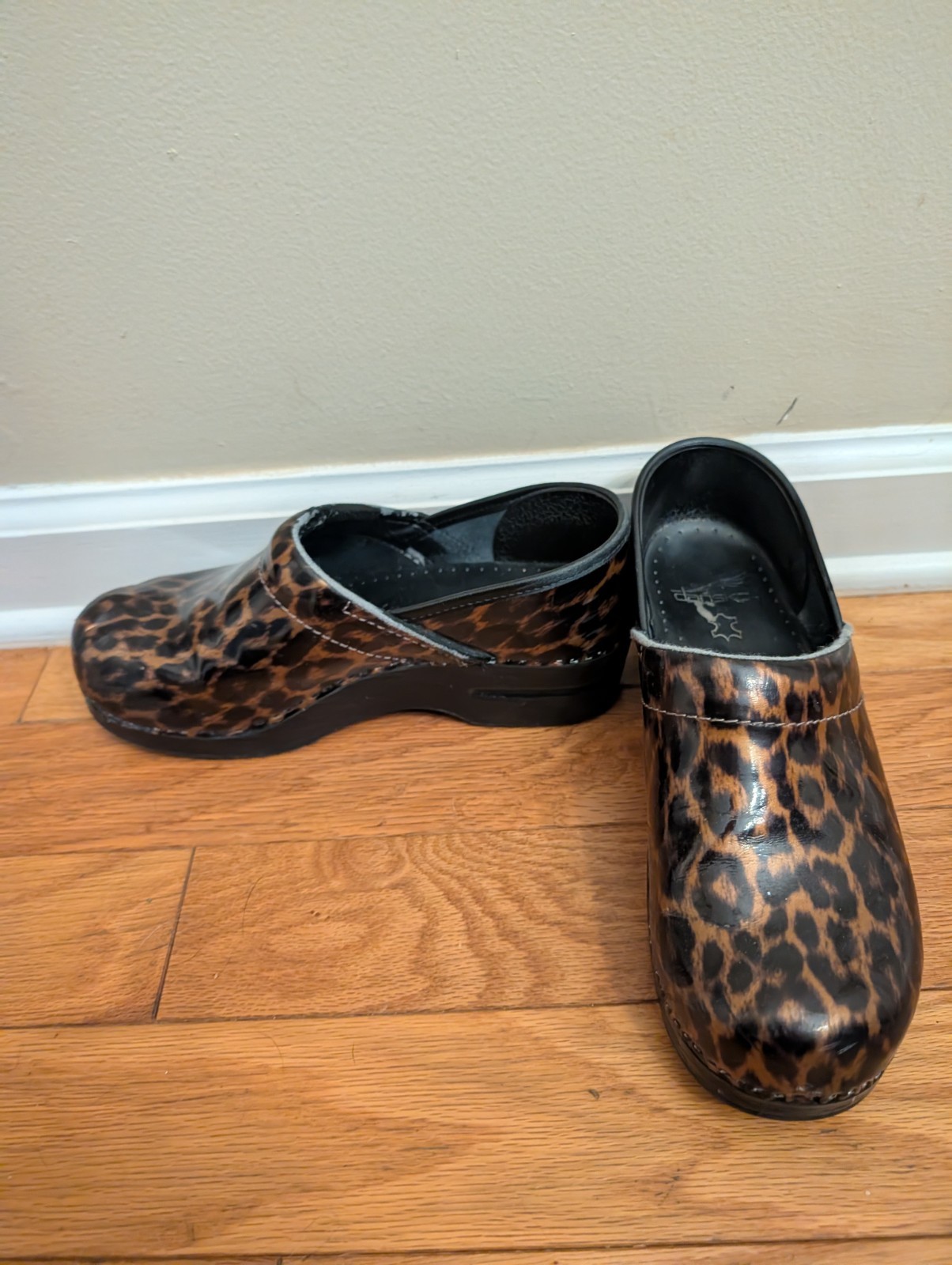 Dansko Women’s Leopard Patent Leather Slip-On Clogs Comfort Slip Resistant 8.5