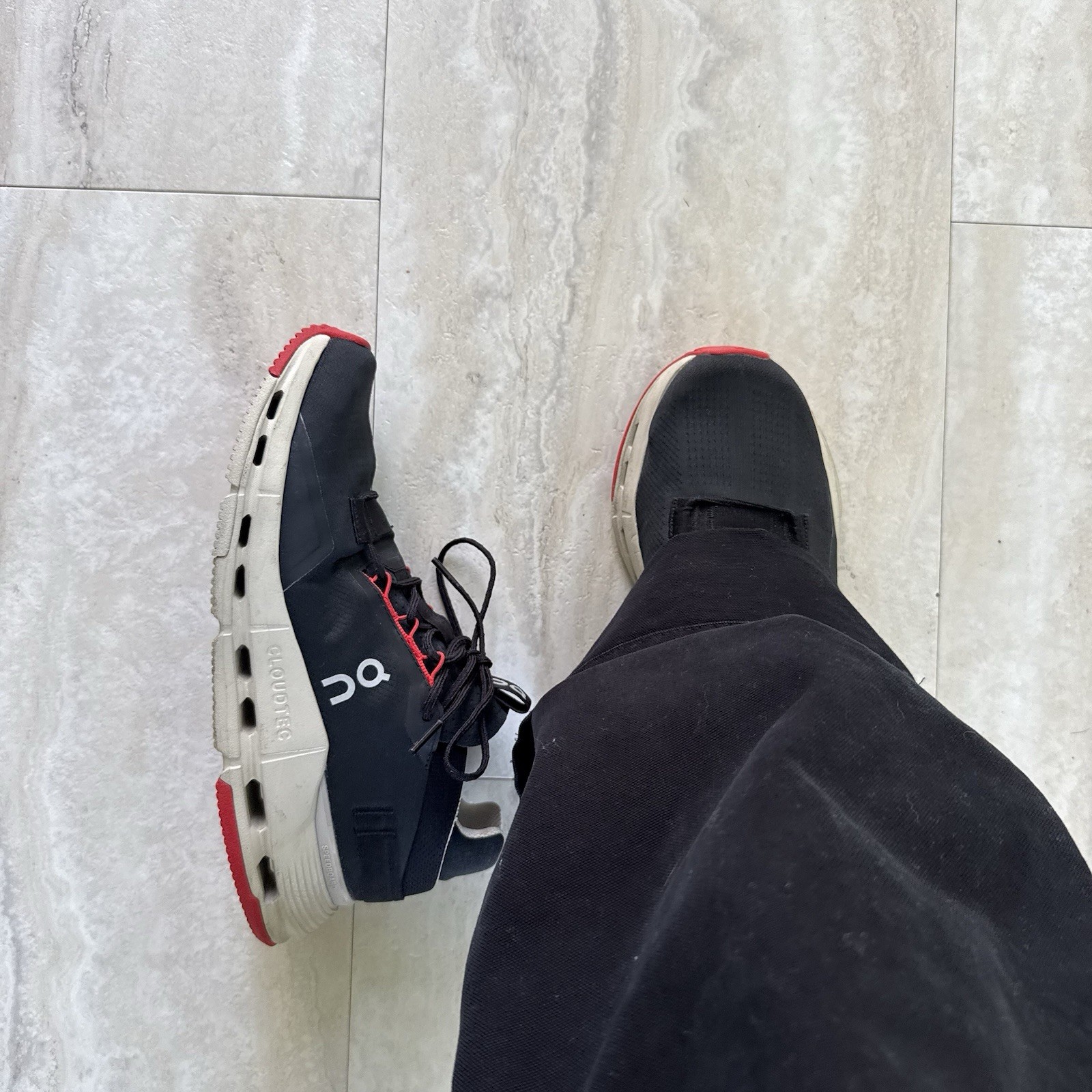 ON Cloud CloudNova 2 Black/Red Running Shoes Men’s 8.5