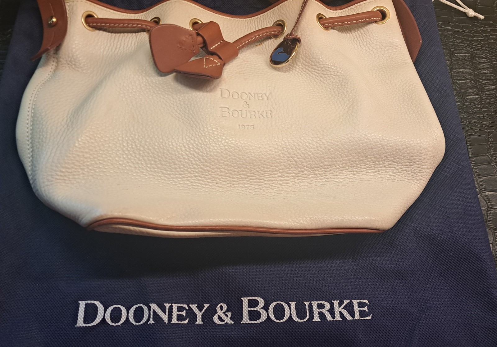 Vintage Dooney & Bourke Pebble Grain Drawstring Bucket Bag Ivory w / Brn Trim