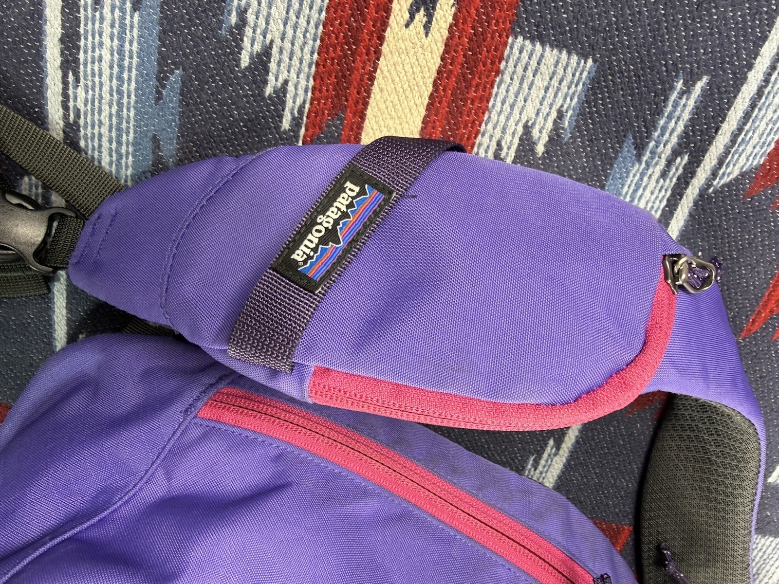 Patagonia Atom Sling 8L Women Bag Outdoor Purple Violet Rare Color Carry On Pack