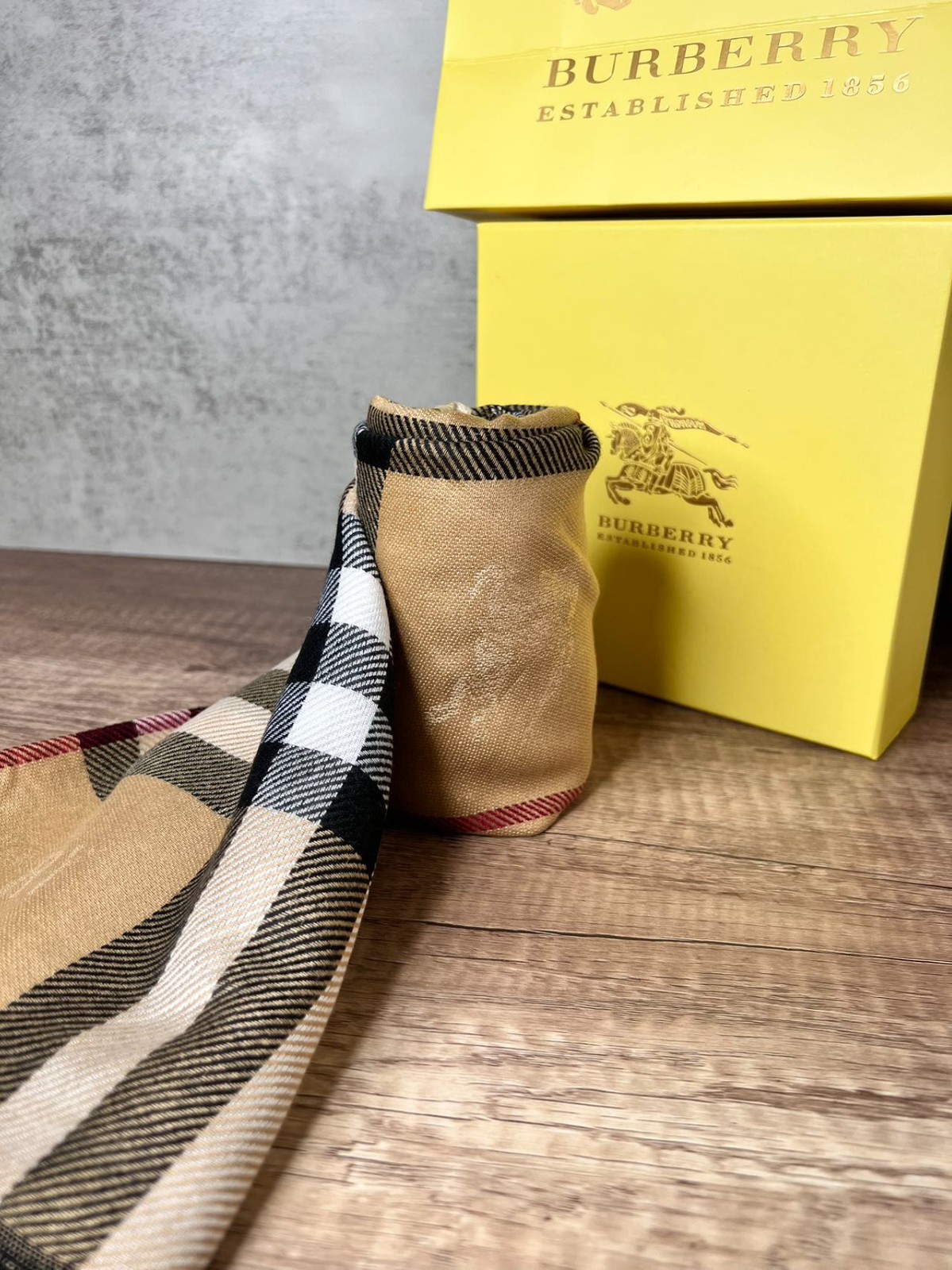 BURBERRY SCARF SHAWL AUTHENTIC 100% CASHMERE BEIGE BROWN BLACK CLASSIC LOGO