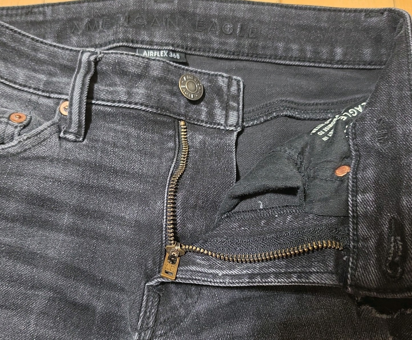 American Eagle Airflex 360 Skinny Jeans Black Distressed Ripped Patch Mens 26×27