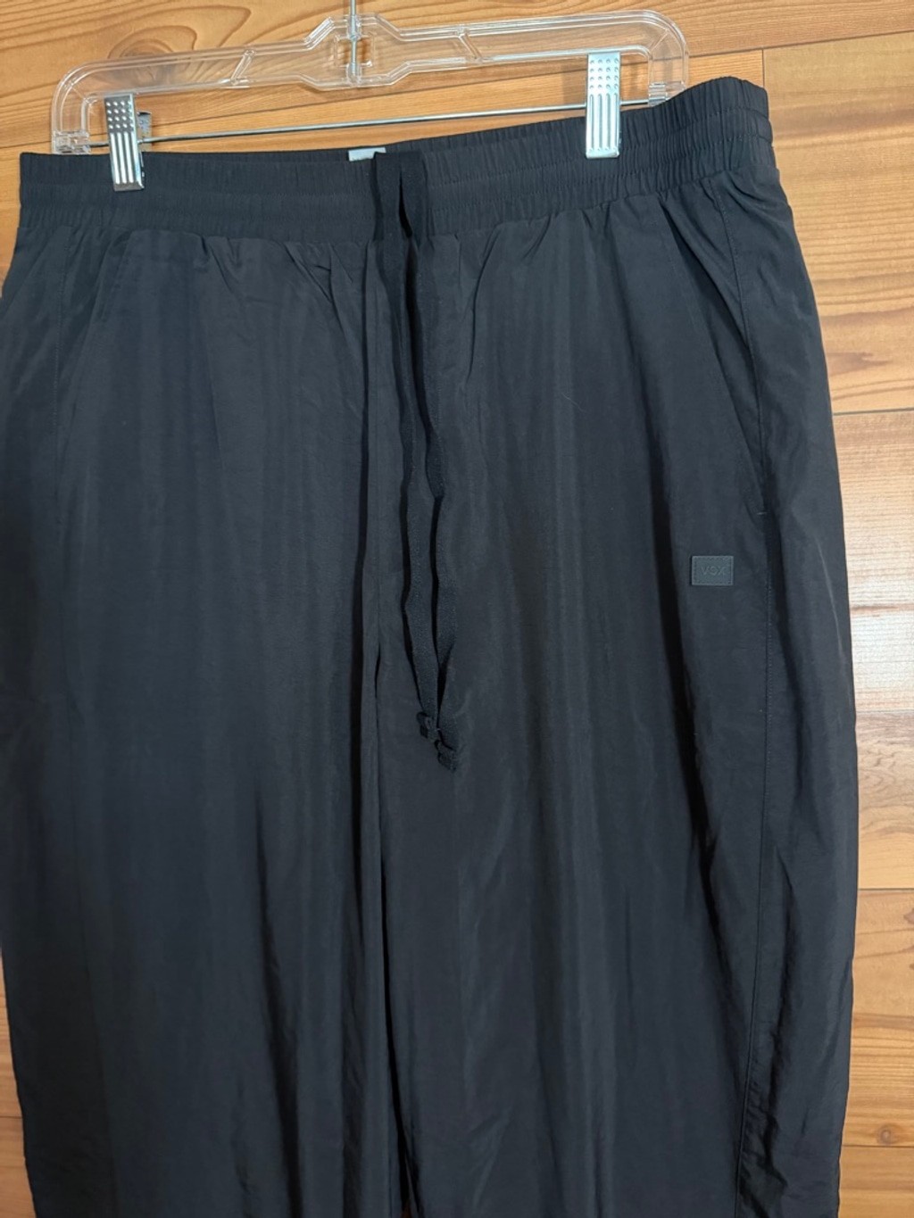 Victoria’s Secret VSX Power Lightweight Womens Black Parachute wind pants large