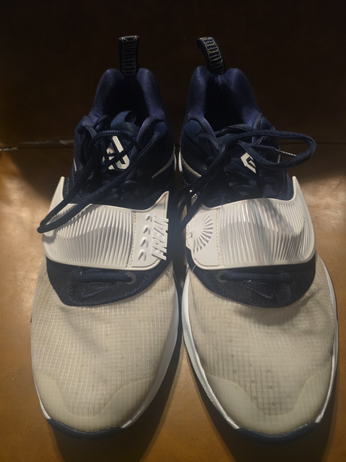 Nike Men’s Zoom Freak 3 TB white and navy blue Size 13