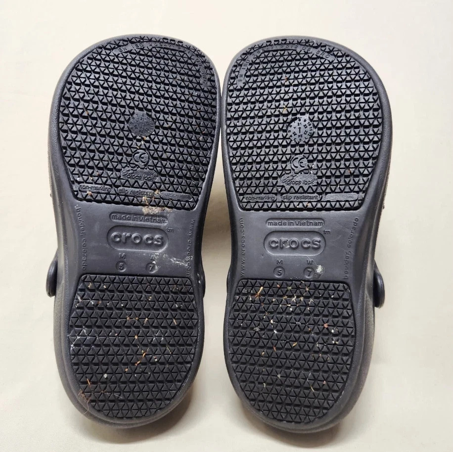 Crocs At Work Bistro Clogs Slip Resistant Waterproof Unisex W-7 M-5