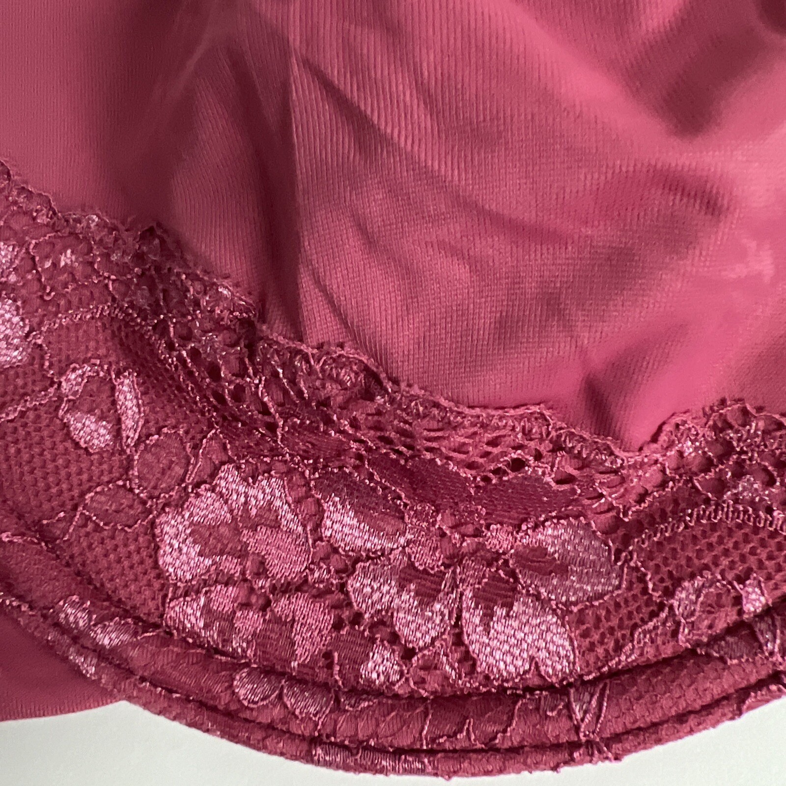 Vanity Fair Womens Bra Size 42DDD Radiant Collection Lover’s Knot Dark Pink A71