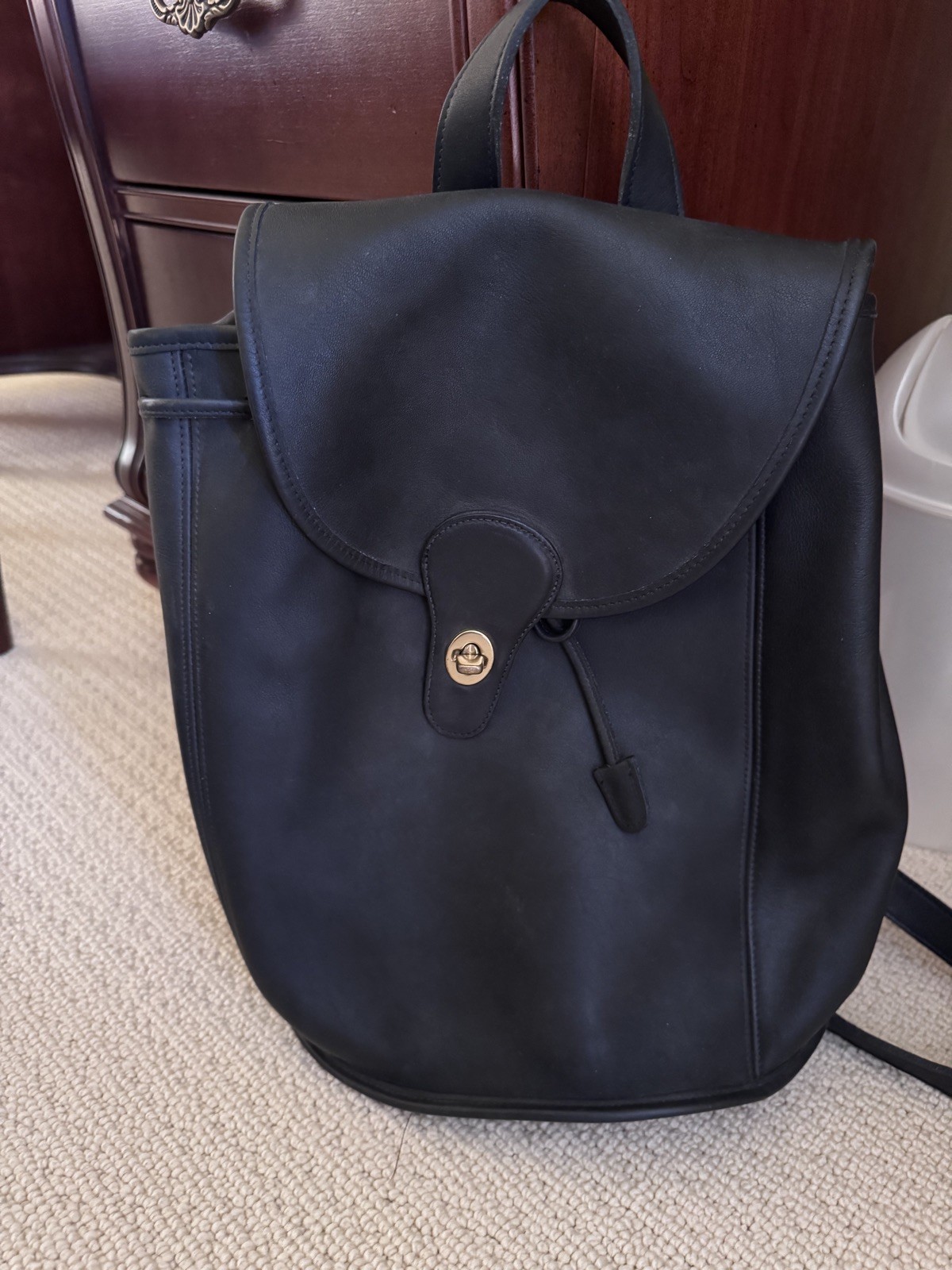 Coach 9943 LARGE Vintage Black Leather Drawstring Backpack w/Turn Lock Closure