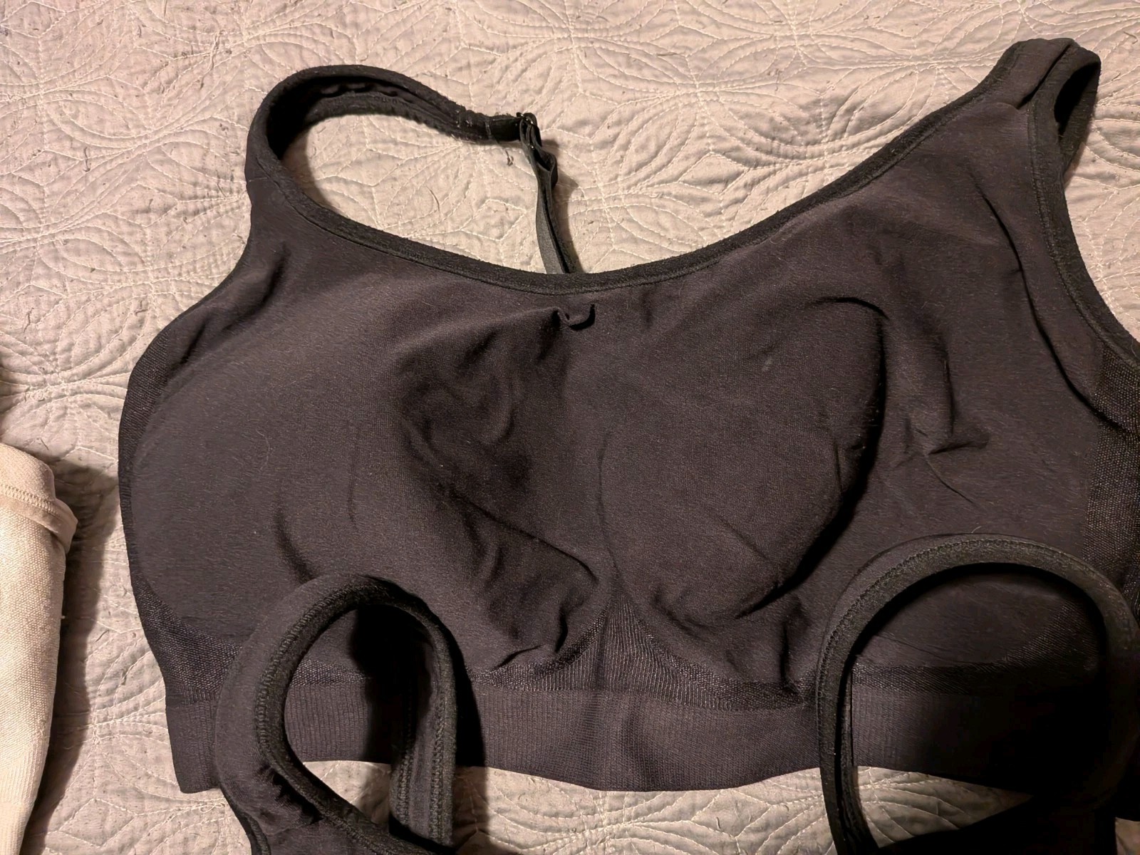 Truekind Bras, Size 2XL, Nude And Black Lot Of 6