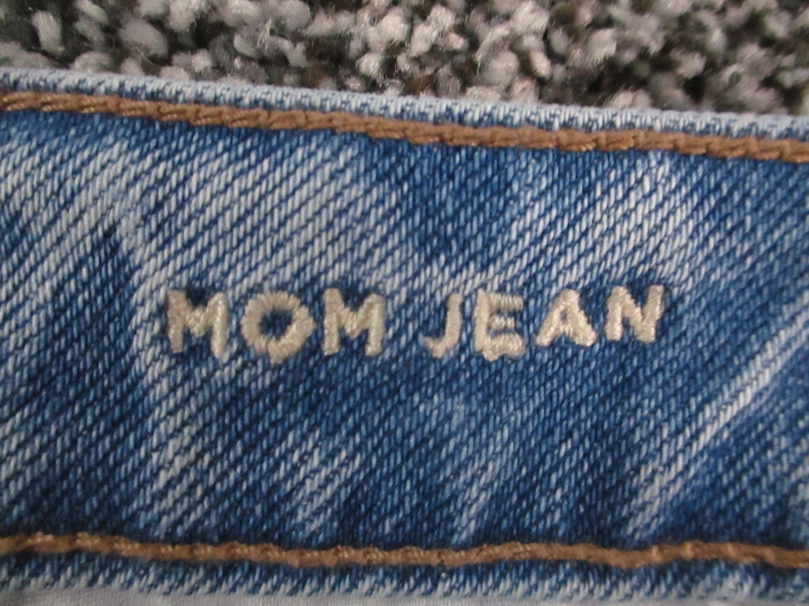 American Eagle Mom Jeans Womens 6 Blue Distressed Stretch High Rise Denim 27×27