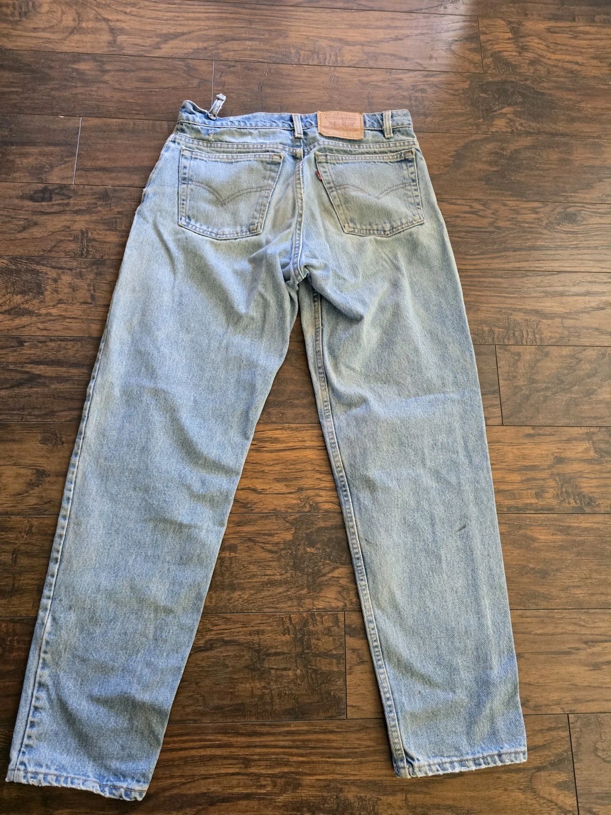 VTG Levi’s 550 Jeans 33×32 Relaxed Fit Tapered Leg Light Wash USA Red Tab 90s