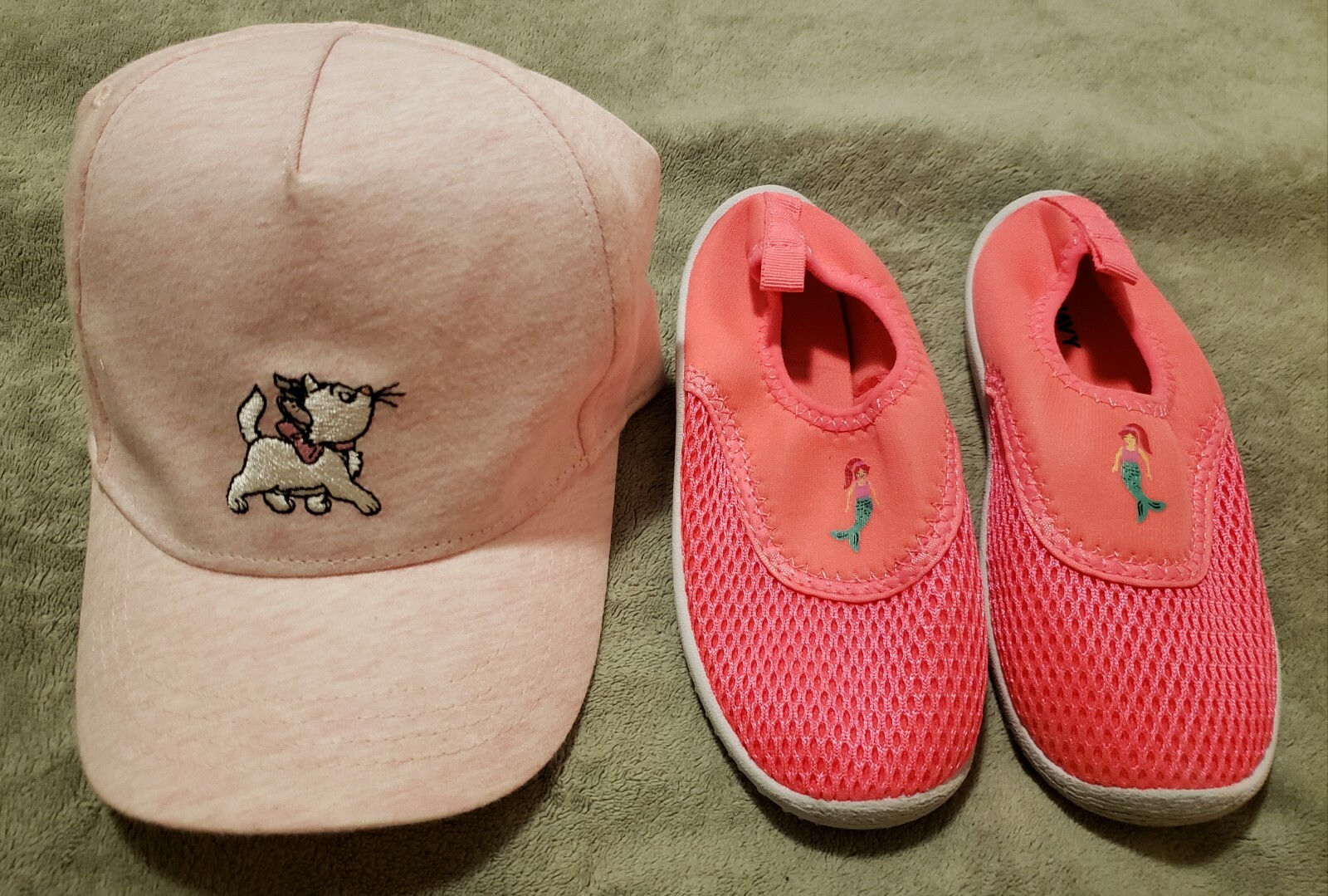 Used toddler girl LOT: OLDNAVY mermaid water shoes size 11; H&M cat hat size 3-4