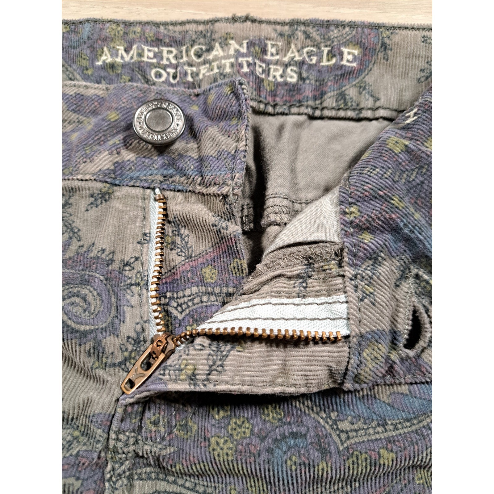 American Eagle Paisley Corduroy Cut Off Shorts Gray Purple Blue Size 0