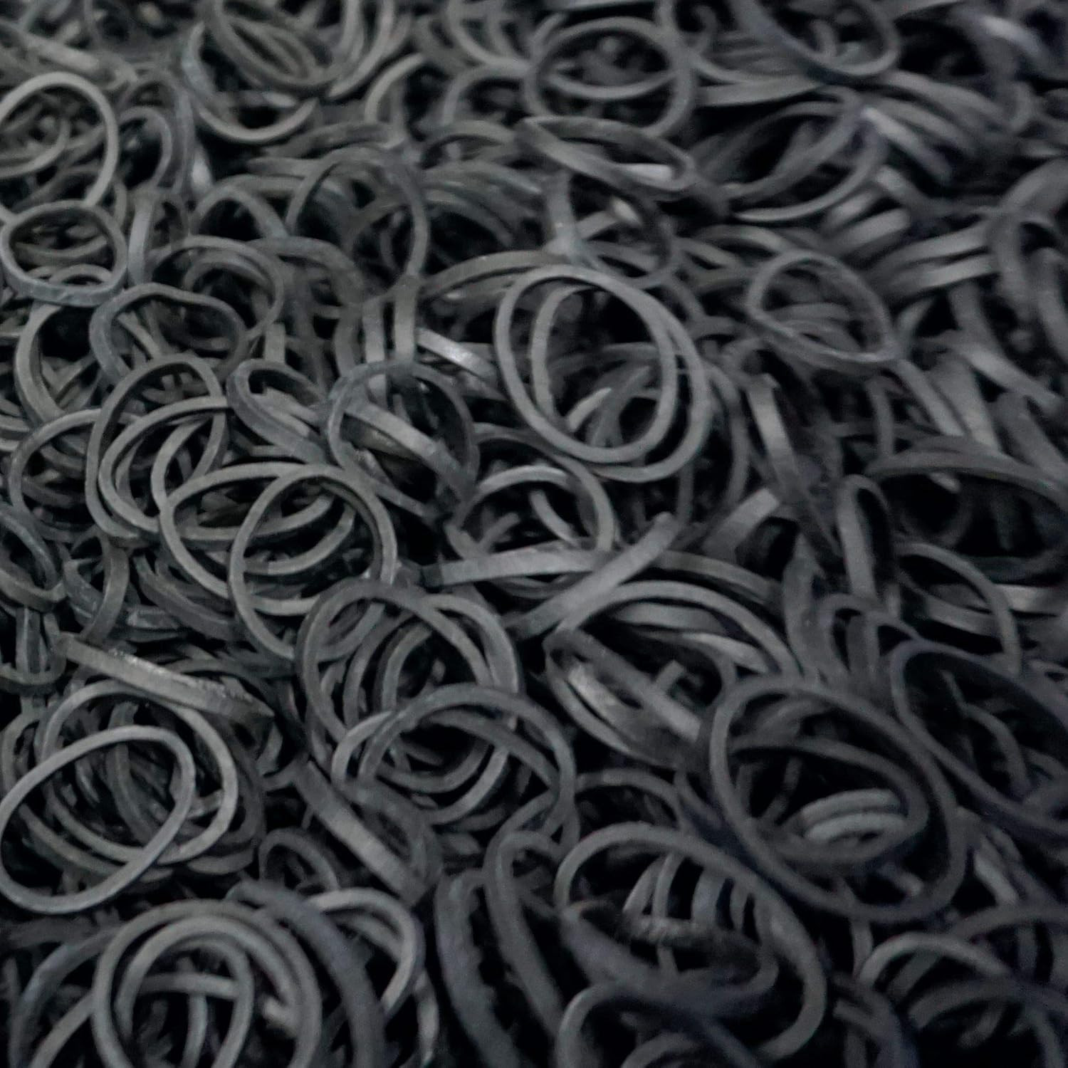 Amelia Beauty | 1000 Count 1/2″ Rubber Bands | Premium US Made Black